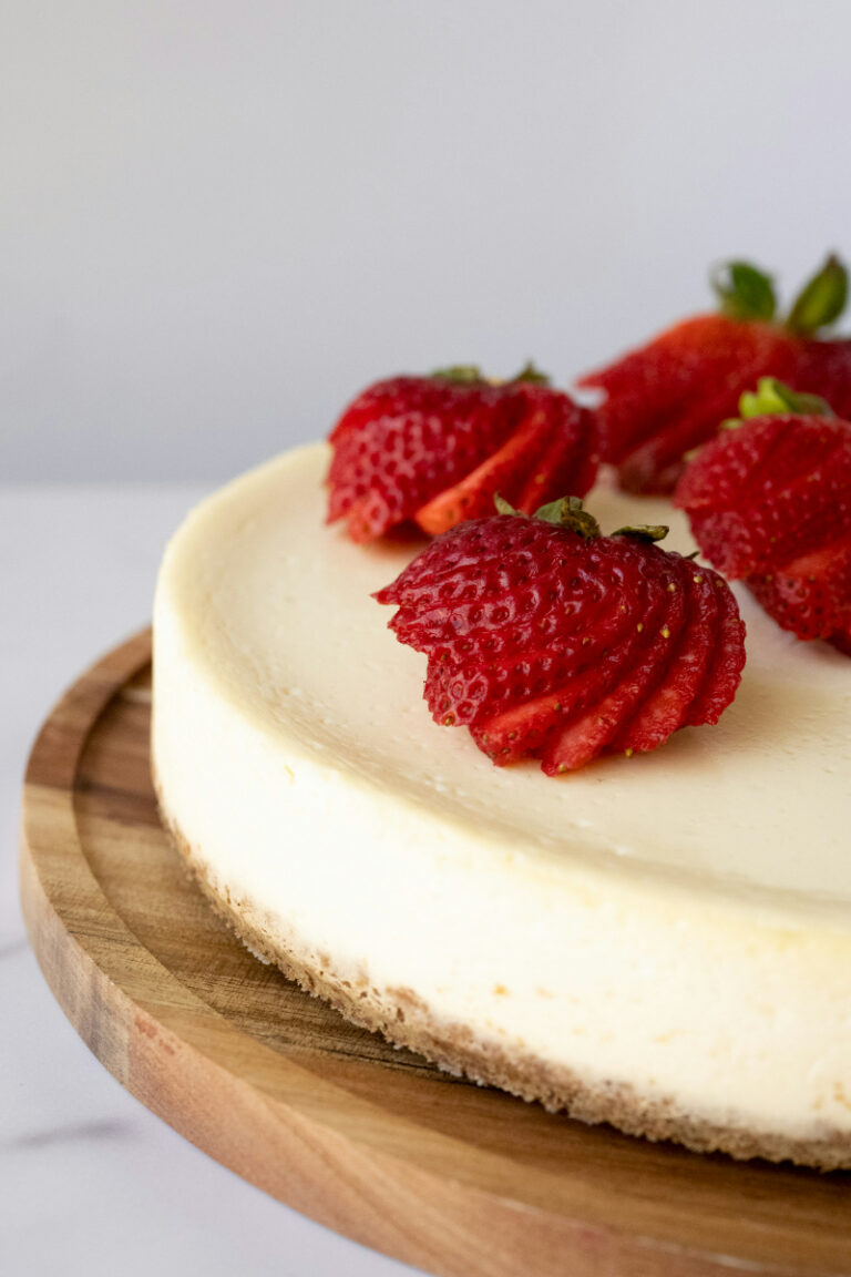 Low Carb Low Sugar Cheesecake: A Delicious and Healthy Dessert Option