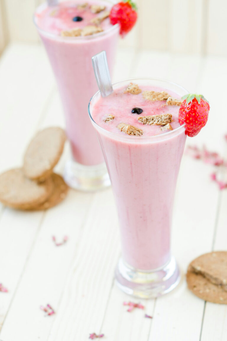 Low Carb Strawberry Smoothie: A Delicious and Healthy Breakfast Option
