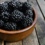How Many Carbs Are in a Cup of Blackberries